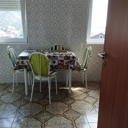 Carballo Ezaro شقة